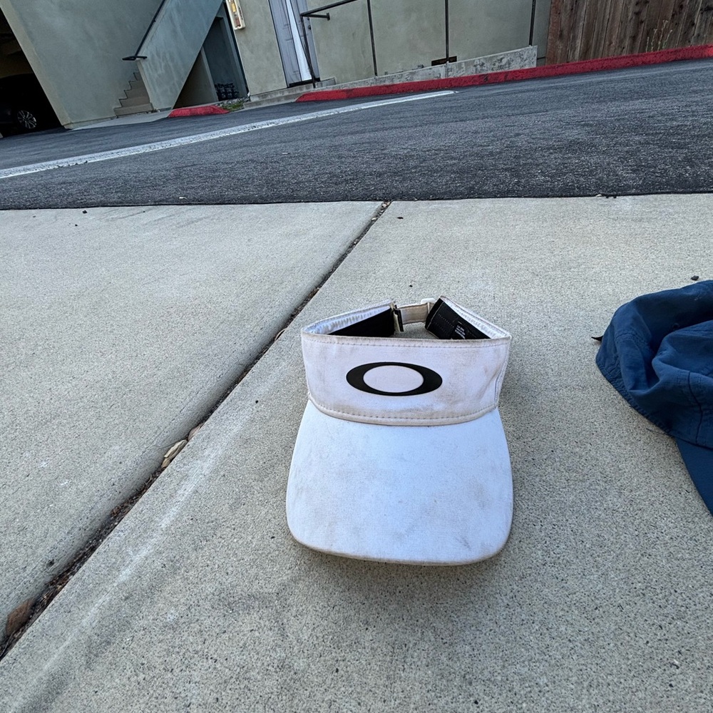 Oakley Black and White Performance Visor